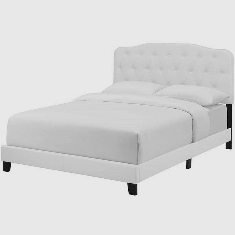 Lit plateforme en cuir king avec tête de lit capitonnée