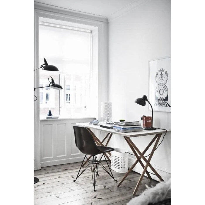 Lot de 2 chaises de salle à manger modernes du milieu du siècle, sans accoudoirs, avec coque en plastique et piétement Eiffel en métal noir, couleur blanche