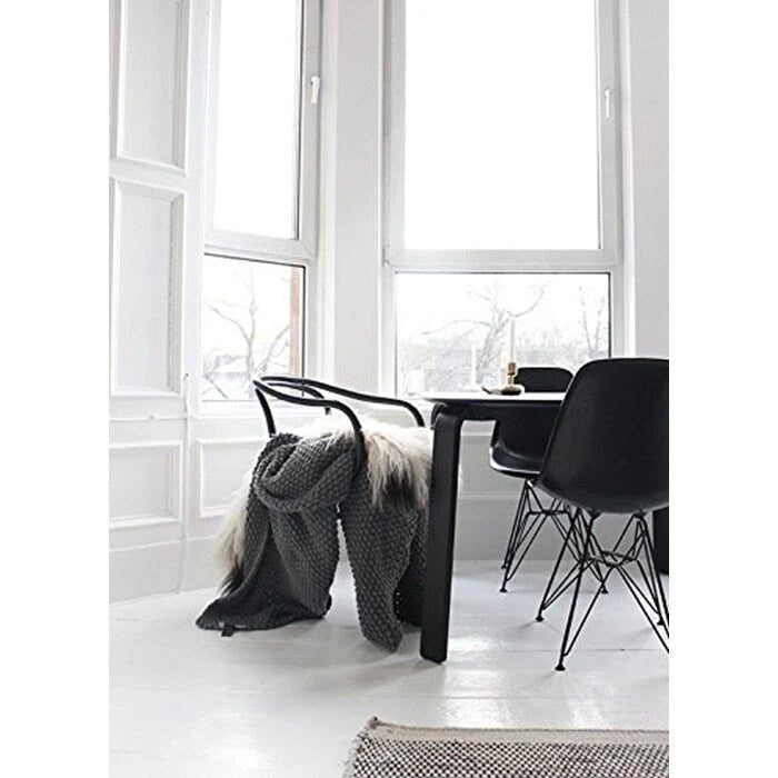 Lot de 2 chaises de salle à manger modernes du milieu du siècle, sans accoudoirs, avec coque en plastique et piétement Eiffel en métal noir, couleur blanche