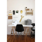 Lot de 2 chaises de salle à manger modernes du milieu du siècle, sans accoudoirs, avec coque en plastique et piétement Eiffel en métal noir, couleur blanche