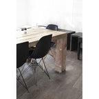 Lot de 2 chaises de salle à manger modernes du milieu du siècle, sans accoudoirs, avec coque en plastique et piétement Eiffel en métal noir, couleur blanche