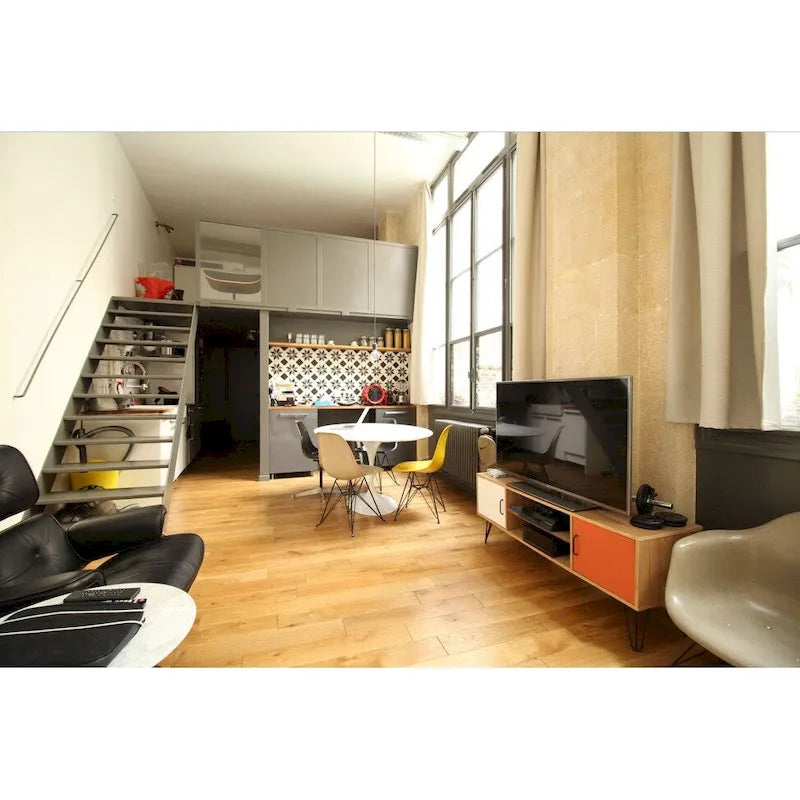 Lot de 2 chaises de salle à manger modernes du milieu du siècle, sans accoudoirs, avec coque en plastique et piétement Eiffel en métal noir, couleur blanche