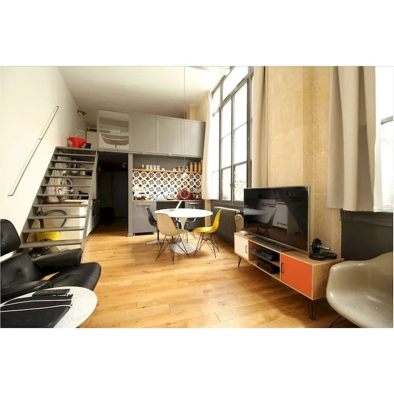 Lot de 2 chaises de salle à manger modernes du milieu du siècle, sans accoudoirs, avec coque en plastique et piétement Eiffel en métal noir, couleur blanche